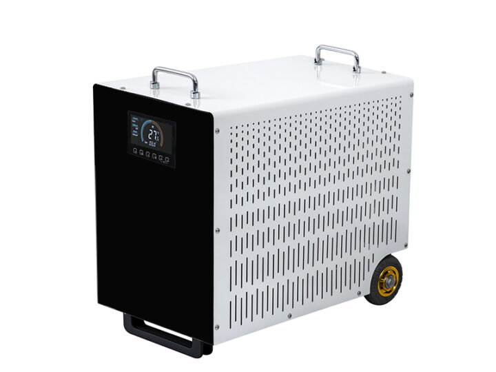 Portable ice bath chiller with digital display and wheels